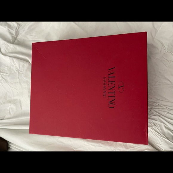 Valentino - Picture 4 of 8